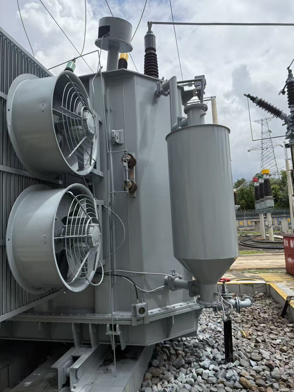 Infrared Lamp or Laser? How the Light Source Shapes a Photoacoustic DGA Monitor photoacoustic spectroscopy DGA light source comparison on an extra-high-voltage power transformer